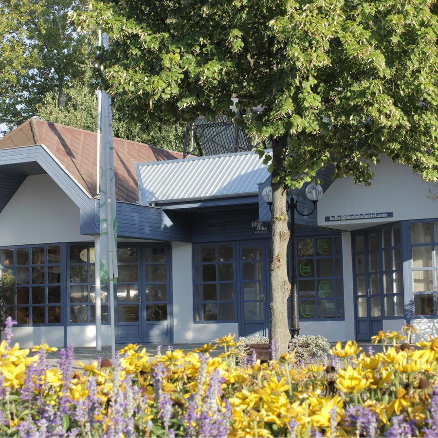 Blue Bike Hostel Balatonszárszó Exterior foto